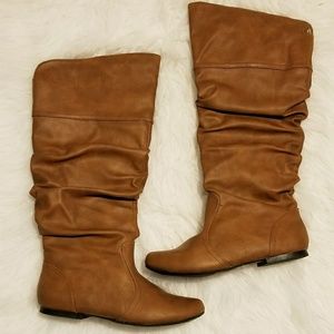 Camel boots